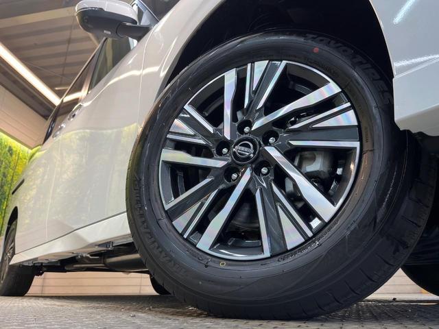 セレナ ｅ－パワー　ハイウェイスターＶ　登録済未使用車　メーカー１２型ナビ　両側電動ドア　全周囲カメラ　衝突被害軽減　デジタルミラー　レーダークルーズ　コーナーセンサー　スマートキー　ＬＥＤヘッド　ビルトインＥＴＣ　車線逸脱警報（14枚目）