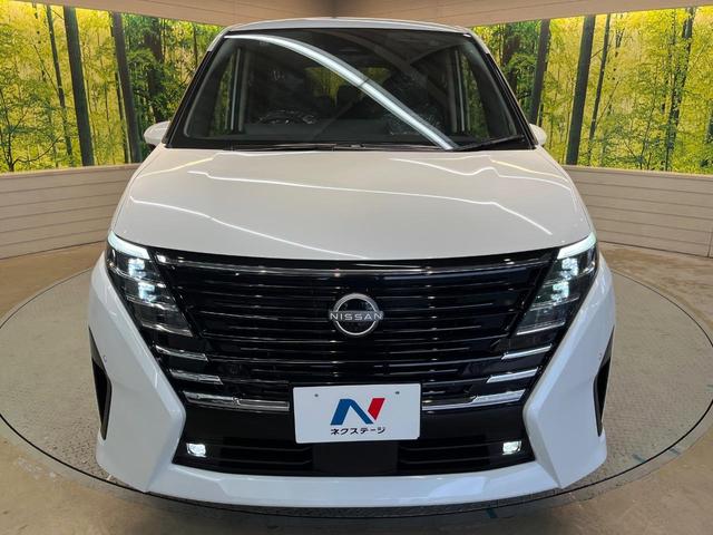 セレナ ｅ－パワー　ハイウェイスターＶ　登録済未使用車　メーカー１２型ナビ　両側電動ドア　全周囲カメラ　衝突被害軽減　デジタルミラー　レーダークルーズ　コーナーセンサー　スマートキー　ＬＥＤヘッド　ビルトインＥＴＣ　車線逸脱警報（15枚目）