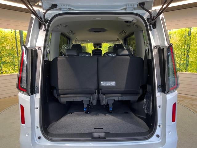 セレナ ｅ－パワー　ハイウェイスターＶ　登録済未使用車　メーカー１２型ナビ　両側電動ドア　全周囲カメラ　衝突被害軽減　デジタルミラー　レーダークルーズ　コーナーセンサー　スマートキー　ＬＥＤヘッド　ビルトインＥＴＣ　車線逸脱警報（55枚目）