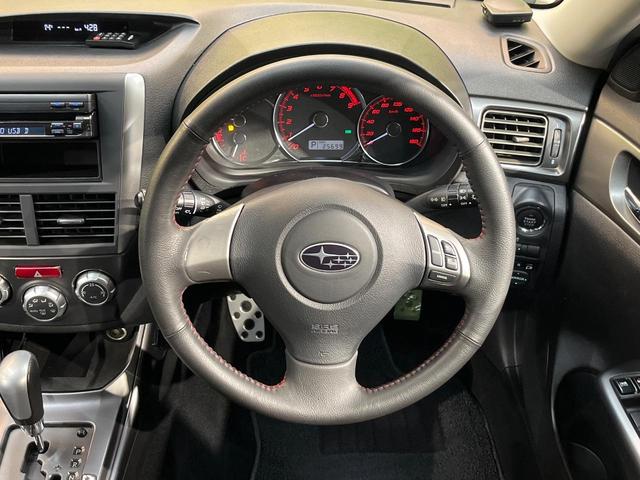 インプレッサ 2.0GT 4WD 禁煙車 オーディオ パワーシート スマートキー HIDヘッド ビルトインETC ドラレコ クルコン オートエアコン 純正17AW CD(12枚目)