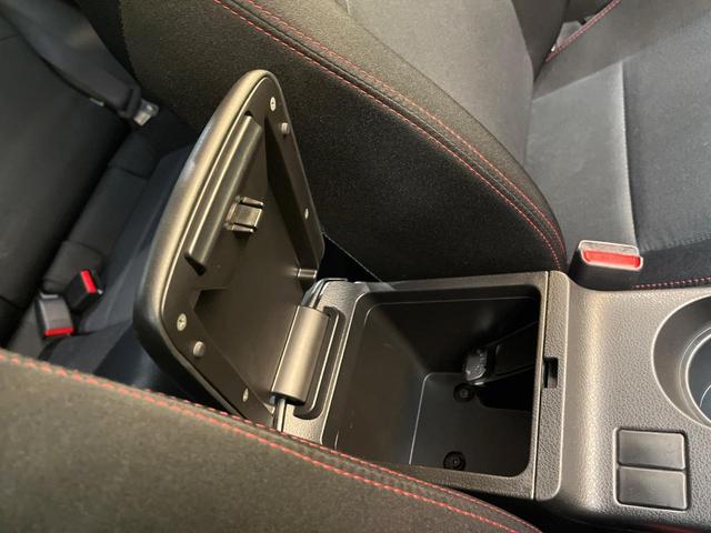 インプレッサ 2.0GT 4WD 禁煙車 オーディオ パワーシート スマートキー HIDヘッド ビルトインETC ドラレコ クルコン オートエアコン 純正17AW CD(29枚目)