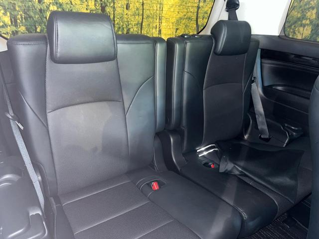 ３列目シートはもちろん状態良好☆大人でもゆったりと座って頂けますので、大人数でのお出かけもラクラクです♪ご家族で、気の知れた仲間で、ドライブに行くのが楽しみですね♪