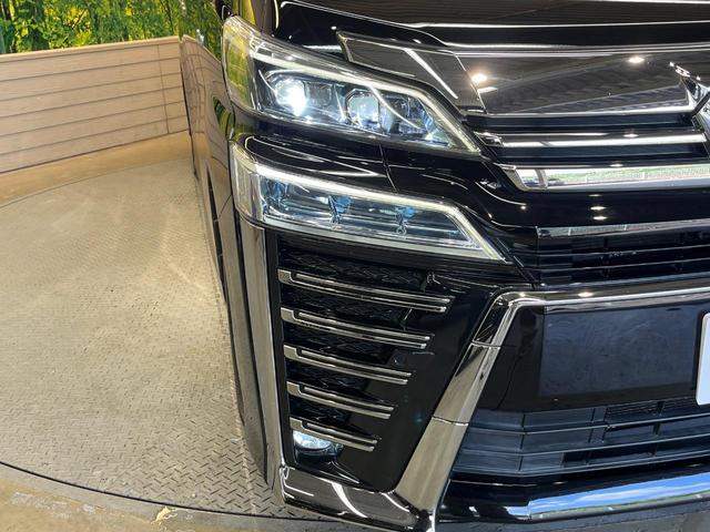 【ＬＥＤヘッドライト】悪天候や夜間走行時も良好な視界を確保し安心して運転できる高輝度ＬＥＤヘッドライトを装備！点灯速度が早く、消費電力も抑えられています。