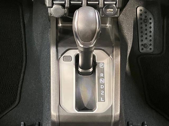 ジムニー XC ターボ 純正8型ナビ バックカメラ 衝突軽減装置 禁煙車 シートヒーター ドラレコ LEDヘッド ETC クルコン Bluetooth フルセグ 革巻きステアリング 車線逸脱警報 誤発進抑制機能(21枚目)