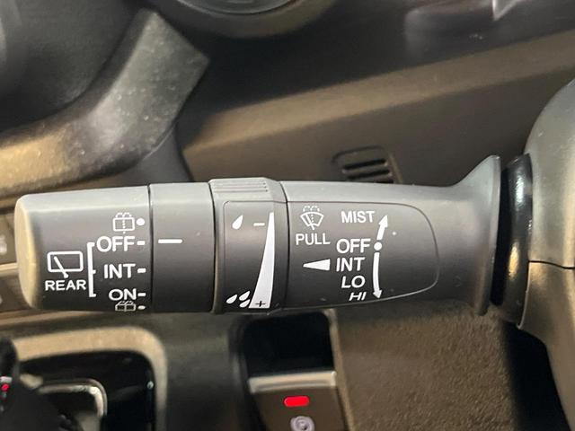 N-BOXカスタム ターボコーディネートスタイル 純正8型ナビ バックカメラ 両側電動ドア 衝突軽減ブレーキ シートヒーター LEDヘッド グレード専用15AW ETC車載器 アダプティブクルーズ 合皮レザーシート ブラックルーフ ワンオーナー 禁煙(31枚目)