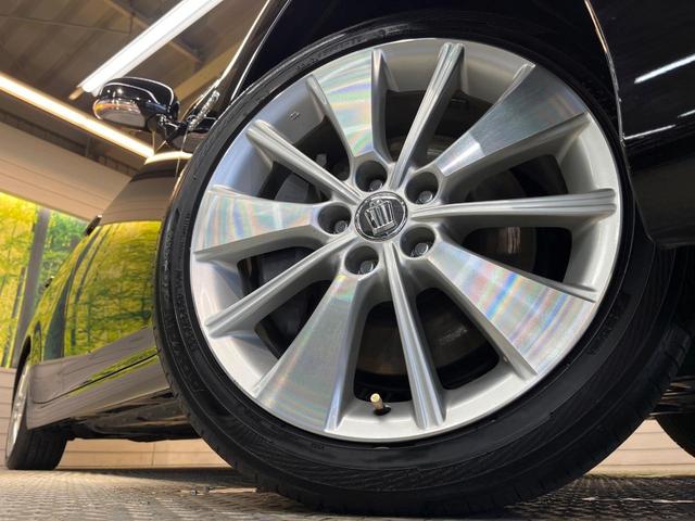 【純正１８インチアルミホイール】外観にマッチした純正アルミホイールを装着しております。各種社外アルミホイールや、スタッドレスタイヤも取扱いしております。是非ご相談ください♪