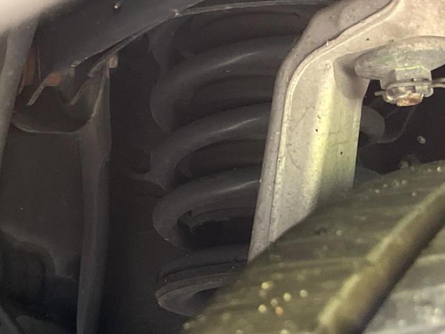 お車を安心してお乗りいただく為には、足回りの定期点検が欠かせません。サービスサポート（有償保証）では無料点検もご提供しており、安心のカーライフをお過ごしいただけるサポート体制が整っています。