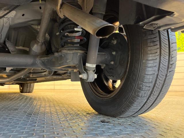 お車を安心してお乗りいただく為には、足回りの定期点検が欠かせません。サービスサポート（有償保証）では無料点検もご提供しており、安心のカーライフをお過ごしいただけるサポート体制が整っています。