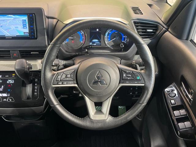 デリカミニ Ｔ　プレミアム　衝突軽減　ＳＤナビ　全周囲カメラ　マイパイロット　両側電動ドア　デジタルミラー　シートヒーター　純正革巻きステリング　ハーフレザー　ＬＥＤヘッド　純正１５ＡＷ　ドラレコ　ＥＴＣ　ステアリングヒーター（9枚目）