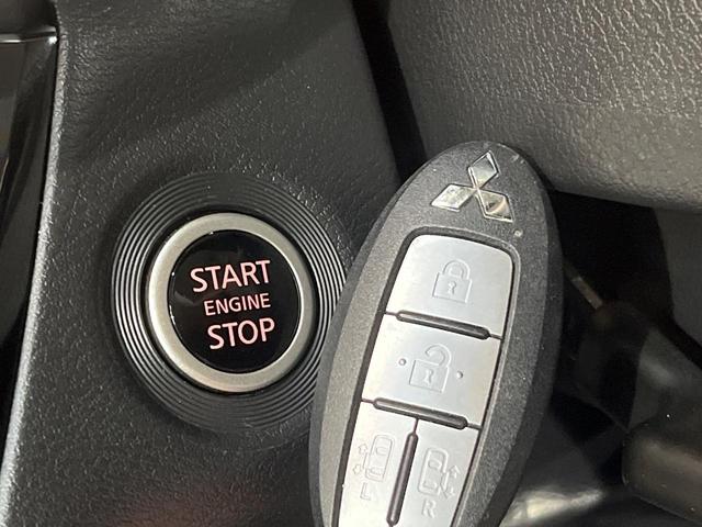 デリカミニ Ｔ　プレミアム　衝突軽減　ＳＤナビ　全周囲カメラ　マイパイロット　両側電動ドア　デジタルミラー　シートヒーター　純正革巻きステリング　ハーフレザー　ＬＥＤヘッド　純正１５ＡＷ　ドラレコ　ＥＴＣ　ステアリングヒーター（29枚目）