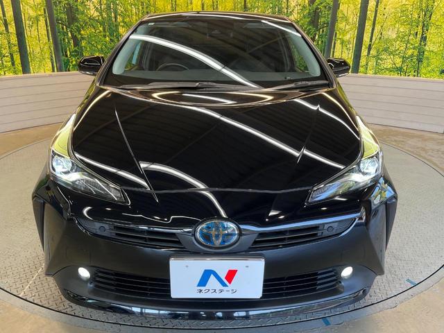 プリウス Ｓ　セーフティセンス　９型ナビ　バックカメラ　クリアランスソナー　ＬＥＤフォグ　レーダークルーズ　ＥＴＣ車載器　ＬＥＤヘッド　純正１５ＡＷ　純正革巻きステリング　ワンオーナー　禁煙車（14枚目）