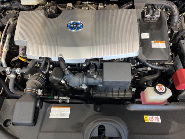 プリウス Ｓ　セーフティセンス　９型ナビ　バックカメラ　クリアランスソナー　ＬＥＤフォグ　レーダークルーズ　ＥＴＣ車載器　ＬＥＤヘッド　純正１５ＡＷ　純正革巻きステリング　ワンオーナー　禁煙車（18枚目）