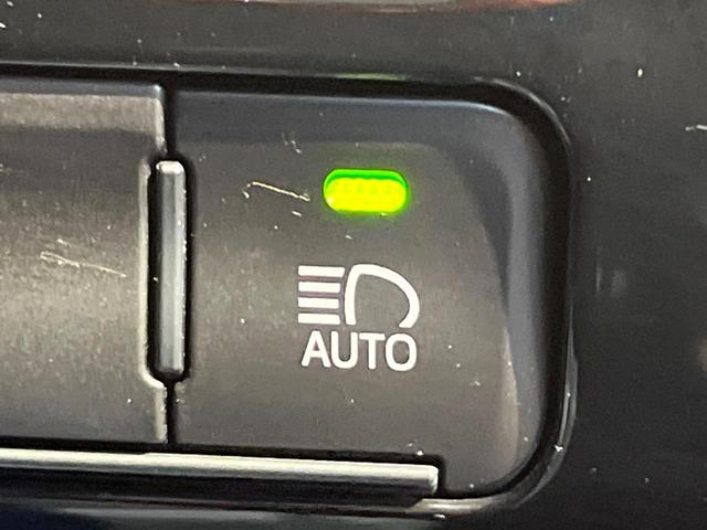 プリウス Ｓ　セーフティセンス　９型ナビ　バックカメラ　クリアランスソナー　ＬＥＤフォグ　レーダークルーズ　ＥＴＣ車載器　ＬＥＤヘッド　純正１５ＡＷ　純正革巻きステリング　ワンオーナー　禁煙車（32枚目）