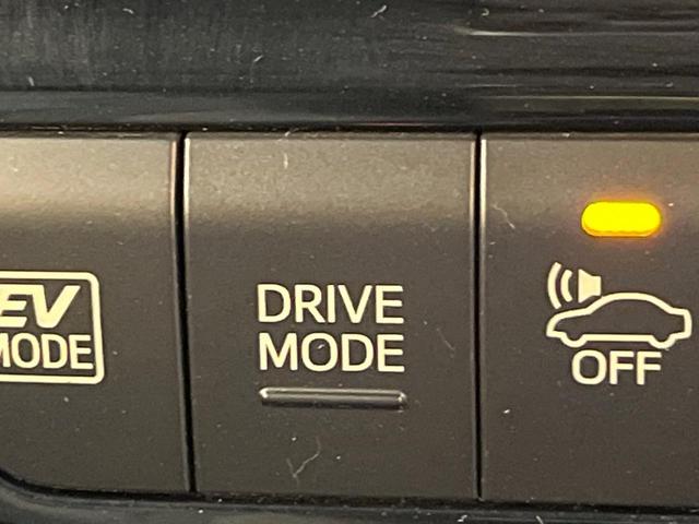 プリウス Ｓ　セーフティセンス　９型ナビ　バックカメラ　クリアランスソナー　ＬＥＤフォグ　レーダークルーズ　ＥＴＣ車載器　ＬＥＤヘッド　純正１５ＡＷ　純正革巻きステリング　ワンオーナー　禁煙車（33枚目）