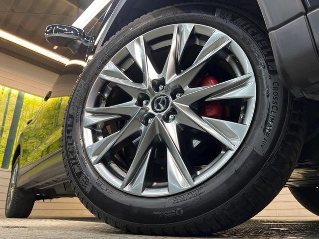 【純正１９インチアルミホイール】外観にマッチした純正アルミホイールを装着しております。各種社外アルミホイールや、スタッドレスタイヤも取扱いしております。是非ご相談ください♪