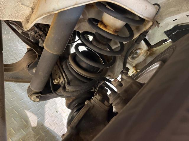 ジムニー ＸＣ　４ＷＤ　ＥＴＣ　ＣＤ　キーレス　純正アルミ　フロントフォグランプ　電動格納ミラー　パワーウィンドウ　ラゲッジルームランプ（19枚目）