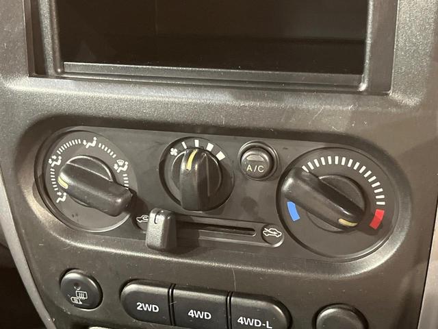 ジムニー ＸＣ　４ＷＤ　ＥＴＣ　ＣＤ　キーレス　純正アルミ　フロントフォグランプ　電動格納ミラー　パワーウィンドウ　ラゲッジルームランプ（22枚目）