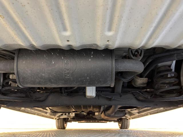 セレナ ハイウェイスター　フリップダウンモニター　純正ナビ　両側電動ドア　バックカメラ　クルーズコントロール　ＨＩＤヘッド　純正１６ＡＷ　純正革巻きステリング　リアオートエアコン　ＥＴＣ　Ｂｌｕｅｔｏｏｔｈ　ワンオーナー　禁煙（19枚目）