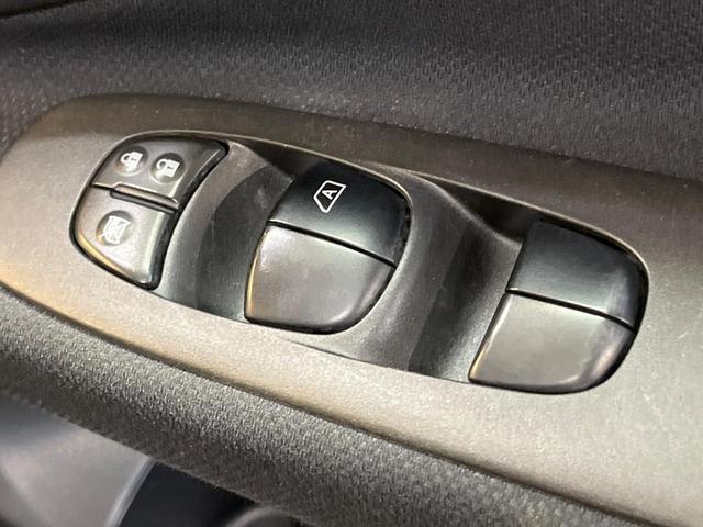 セレナ ハイウェイスター　フリップダウンモニター　純正ナビ　両側電動ドア　バックカメラ　クルーズコントロール　ＨＩＤヘッド　純正１６ＡＷ　純正革巻きステリング　リアオートエアコン　ＥＴＣ　Ｂｌｕｅｔｏｏｔｈ　ワンオーナー　禁煙（37枚目）