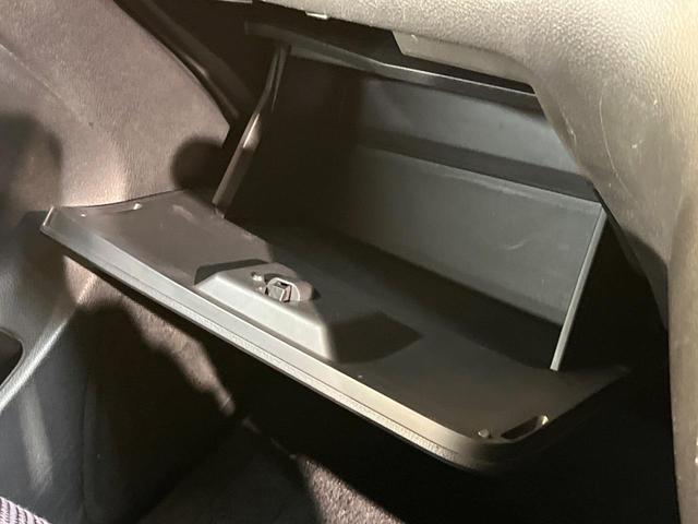 セレナ ハイウェイスター　フリップダウンモニター　純正ナビ　両側電動ドア　バックカメラ　クルーズコントロール　ＨＩＤヘッド　純正１６ＡＷ　純正革巻きステリング　リアオートエアコン　ＥＴＣ　Ｂｌｕｅｔｏｏｔｈ　ワンオーナー　禁煙（41枚目）