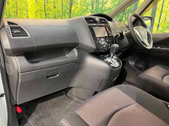 セレナ ハイウェイスター　フリップダウンモニター　純正ナビ　両側電動ドア　バックカメラ　クルーズコントロール　ＨＩＤヘッド　純正１６ＡＷ　純正革巻きステリング　リアオートエアコン　ＥＴＣ　Ｂｌｕｅｔｏｏｔｈ　ワンオーナー　禁煙（49枚目）