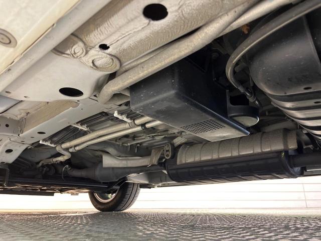 セレナ ハイウェイスター　フリップダウンモニター　純正ナビ　両側電動ドア　バックカメラ　クルーズコントロール　ＨＩＤヘッド　純正１６ＡＷ　純正革巻きステリング　リアオートエアコン　ＥＴＣ　Ｂｌｕｅｔｏｏｔｈ　ワンオーナー　禁煙（70枚目）