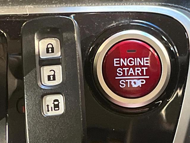 Ｎ－ＢＯＸカスタム Ｇ・Ｌパッケージ　４ＷＤ　衝突軽減ブレーキ　純正ディスプレイオーディオ　バックカメラ　電動ドア　シートヒーター　スマートキー　ＨＩＤヘッド　純正１４ＡＷ　ステリングスイッチ　オート電動格納ミラー　ワンオーナー　禁煙車（8枚目）