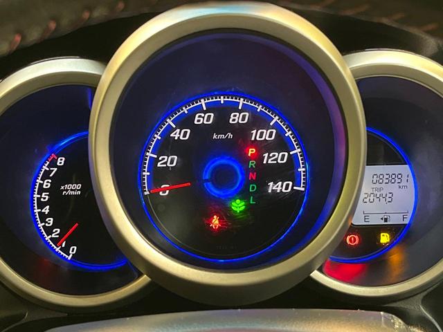 Ｎ－ＢＯＸカスタム Ｇ・Ｌパッケージ　ＳＤナビ　Ｂｌｕｅｔｏｏｔｈ　バックカメラ　電動ドア　ＥＴＣ車載器　横滑り防止装置　ＨＩＤヘッド　純正１４ＡＷ　ステリングスイッチ　スマートキー　アイドリングストップ　ワンオーナー　禁煙車（22枚目）