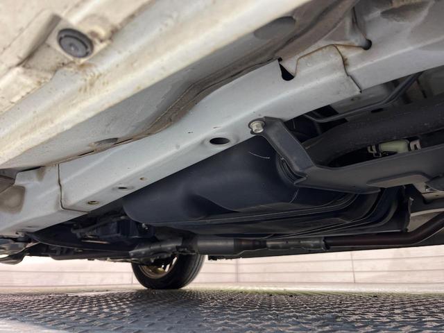 Ｎ－ＢＯＸカスタム Ｇ・Ｌパッケージ　ＳＤナビ　Ｂｌｕｅｔｏｏｔｈ　バックカメラ　電動ドア　ＥＴＣ車載器　横滑り防止装置　ＨＩＤヘッド　純正１４ＡＷ　ステリングスイッチ　スマートキー　アイドリングストップ　ワンオーナー　禁煙車（60枚目）