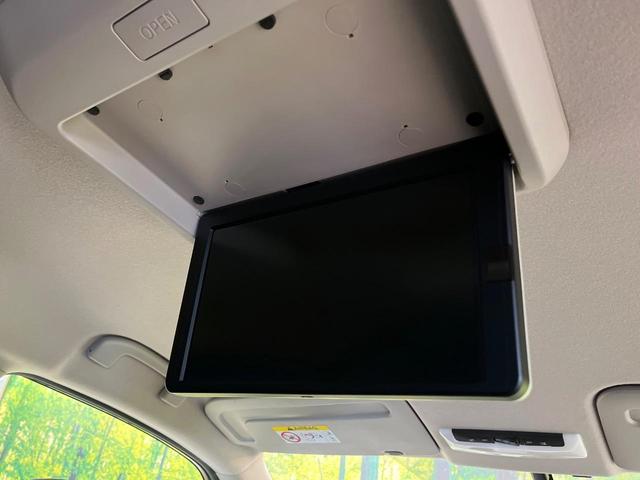 【フリップダウンモニター】大画面モニターで後席でもエンタメをお楽しみいただけます。小さなお子様にも大人気の装備です♪