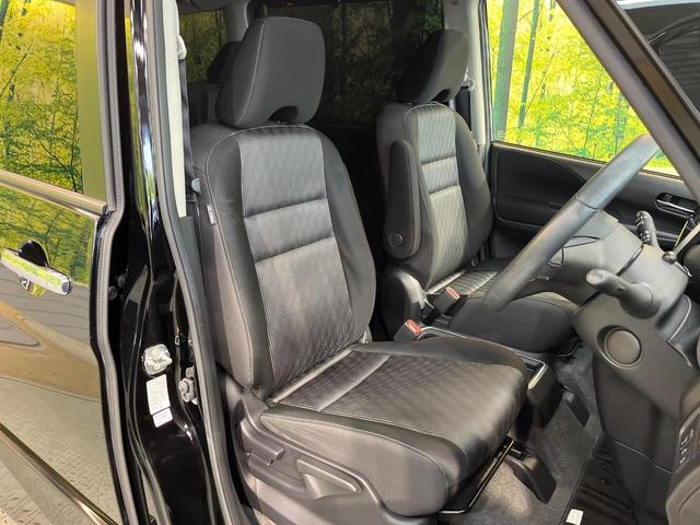 運転席まわりには十分なスペースがあり、大柄な方でもゆったり運転していただける環境です。
