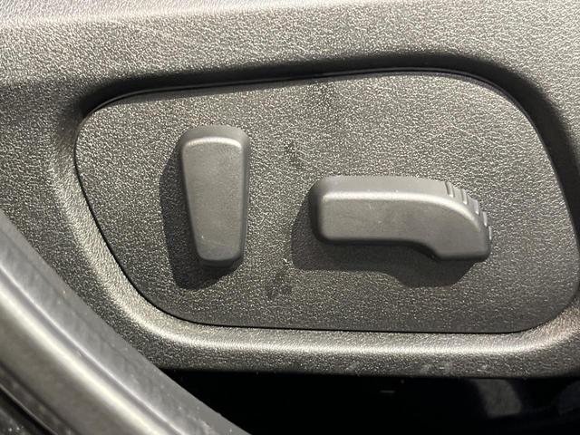 フォレスター Ｓ－リミテッド　アイサイト　Ｘ－ＭＯＤＥ　純正ナビ　バックカメラ　シートヒーター　ブラインドスポットモニター　アダプティブクルーズ　ＥＴＣ　パワーシート　ハーフレザー　ＬＥＤヘッド　純正１８ＡＷ　ワンオーナー　禁煙車（9枚目）