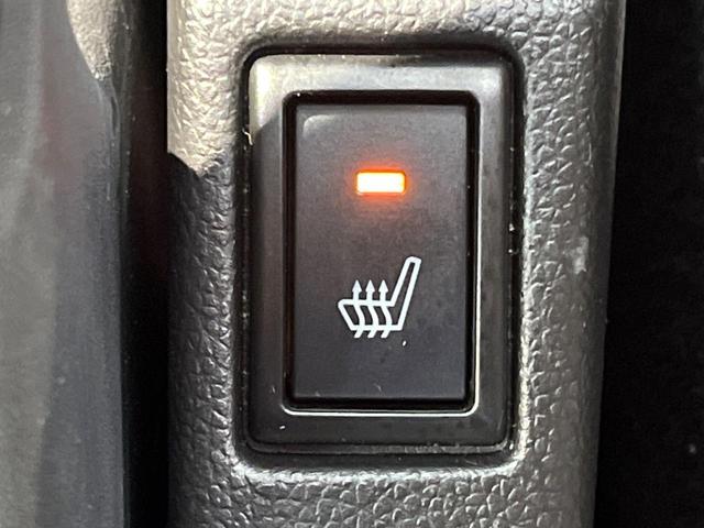 【シートヒーター】寒い日に重宝するシートヒーター！エアコンより早く温まってくれるので寒がりの人も安心ですね♪エアコンの温風は乾燥するから苦手、という方にもをおすすめです。