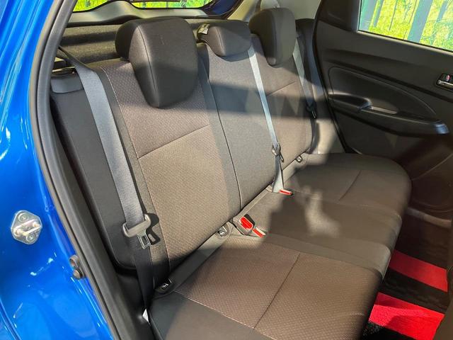 後部座席も気になるようなキズ・汚れやへたり等、大きなダメージはなく、良好な状態です。
