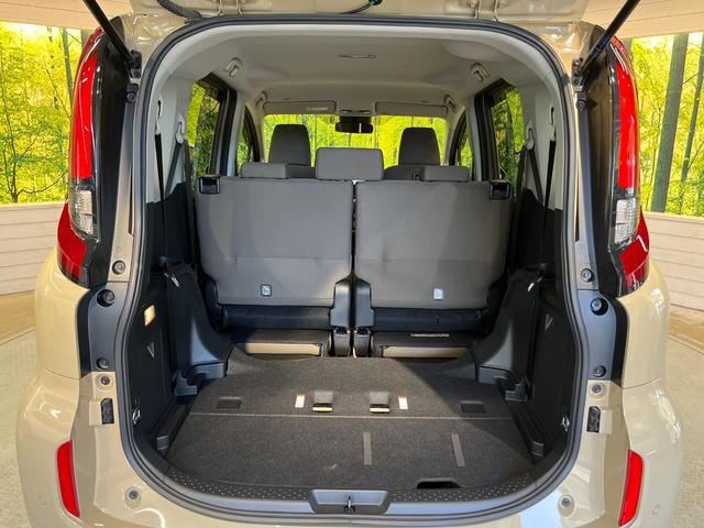 シエンタ ハイブリッドＧ　７人乗　両側電動スライド　純正８型ディスプレイオーディオ　バックカメラ　セーフティセンス　レーダークルーズ　禁煙車　コーナーセンサー　レーンキープアシスト　スマートキー　ＬＥＤヘッド　ＥＴＣ（10枚目）