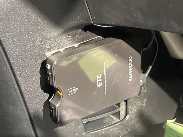 N-BOX G SSパッケージ ナビ 両側電動ドア Bluetooth スマートキー ETC車載器 オートエアコン 純正革巻きステリング ブラックインテリア 純正14AW アイドリングストップ 横滑り防止装置 ワンオーナー 禁煙車(6枚目)