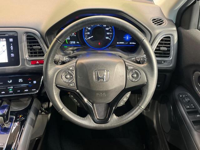 ヴェゼル ハイブリッドX 4WD 禁煙車 純正ナビ バックカメラ 衝突軽減 クルーズコントロール LEDヘッド オートライト スマートキー シートヒーター ビルトインETC 純正16AW Bluetooth フルセグTV(9枚目)