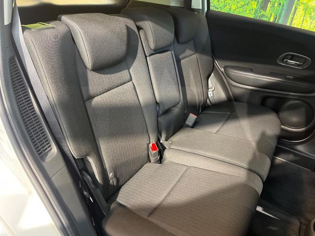 ヴェゼル ハイブリッドX 4WD 禁煙車 純正ナビ バックカメラ 衝突軽減 クルーズコントロール LEDヘッド オートライト スマートキー シートヒーター ビルトインETC 純正16AW Bluetooth フルセグTV(11枚目)