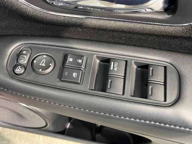 ヴェゼル ハイブリッドX 4WD 禁煙車 純正ナビ バックカメラ 衝突軽減 クルーズコントロール LEDヘッド オートライト スマートキー シートヒーター ビルトインETC 純正16AW Bluetooth フルセグTV(36枚目)