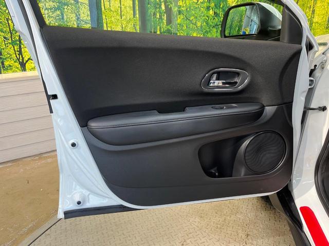 ヴェゼル ハイブリッドX 4WD 禁煙車 純正ナビ バックカメラ 衝突軽減 クルーズコントロール LEDヘッド オートライト スマートキー シートヒーター ビルトインETC 純正16AW Bluetooth フルセグTV(39枚目)