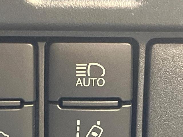 ヴォクシー ＺＳ　煌　セーフティセンス　ＢＩＧ－Ｘ９型ナビ　両側電動ドア　バックカメラ　リアオートエアコン　クルーズコントロール　ＬＥＤヘッド　純正１６ＡＷ　ＥＴＣ車載器　デュアルオートエアコン　ワンオーナー　禁煙車（31枚目）