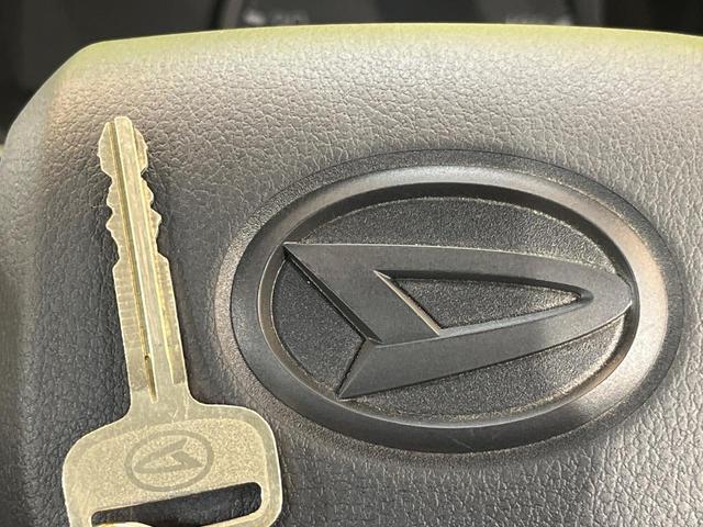 ハイゼットトラック スタンダード　４ＷＤ　ＳＤナビ　Ｂｌｕｅｔｏｏｔｈ　ＥＴＣ　クリアランスソナー　ドラレコ　アイドリングストップ　ヘッドライトレベライザー　ブラックインテリア　エアアジア　ワンオーナー　禁煙車（32枚目）