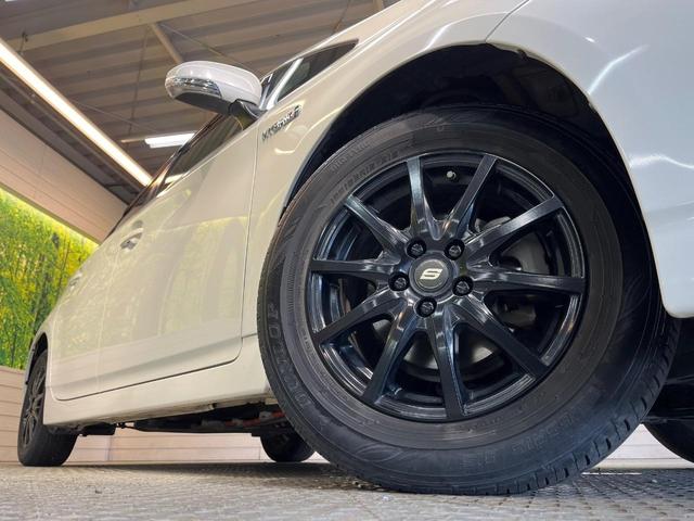 プリウス Ｓ　純正ナビ　バックカメラ　スマートキー　Ｂｌｕｅｔｏｏｔｈ　オートエアコン　合皮レザーシートカバー　ＥＴＣ車載器　ＨＩＤヘッド　１５アルミホイールワンオーナー　禁煙車（13枚目）