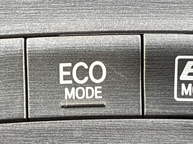 プリウス Ｓ　純正ナビ　バックカメラ　スマートキー　Ｂｌｕｅｔｏｏｔｈ　オートエアコン　合皮レザーシートカバー　ＥＴＣ車載器　ＨＩＤヘッド　１５アルミホイールワンオーナー　禁煙車（28枚目）