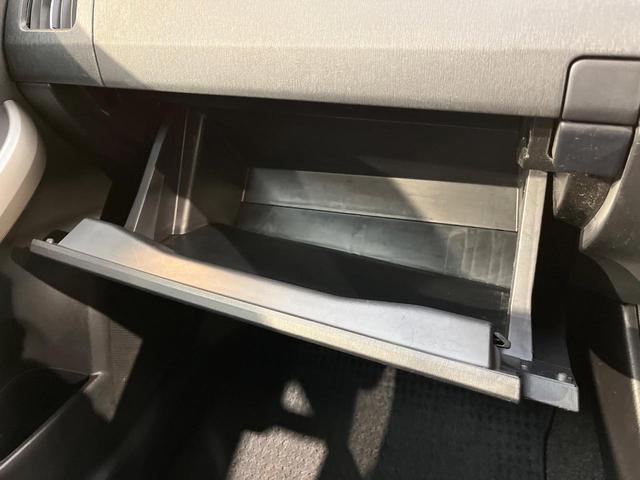 プリウス Ｓ　純正ナビ　バックカメラ　スマートキー　Ｂｌｕｅｔｏｏｔｈ　オートエアコン　合皮レザーシートカバー　ＥＴＣ車載器　ＨＩＤヘッド　１５アルミホイールワンオーナー　禁煙車（36枚目）