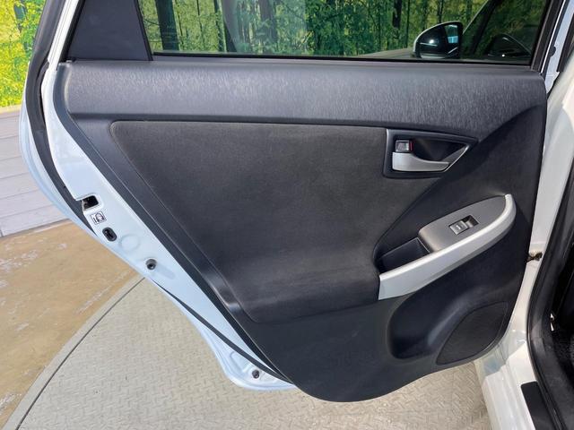 プリウス Ｓ　純正ナビ　バックカメラ　スマートキー　Ｂｌｕｅｔｏｏｔｈ　オートエアコン　合皮レザーシートカバー　ＥＴＣ車載器　ＨＩＤヘッド　１５アルミホイールワンオーナー　禁煙車（39枚目）