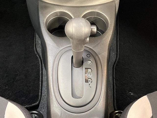 ノート Ｘ　衝突軽減ブレーキ　ＳＤナビ　ＥＴＣ車載器　ドラレコ　アイドリングストップ　インテリジェントキー　エアコン　車線逸脱警報　電動格納ミラー　プライバシーガラス　ブラックインテリア　ワンオーナー　禁煙車（19枚目）