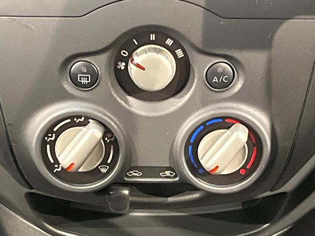 ノート Ｘ　衝突軽減ブレーキ　ＳＤナビ　ＥＴＣ車載器　ドラレコ　アイドリングストップ　インテリジェントキー　エアコン　車線逸脱警報　電動格納ミラー　プライバシーガラス　ブラックインテリア　ワンオーナー　禁煙車（23枚目）