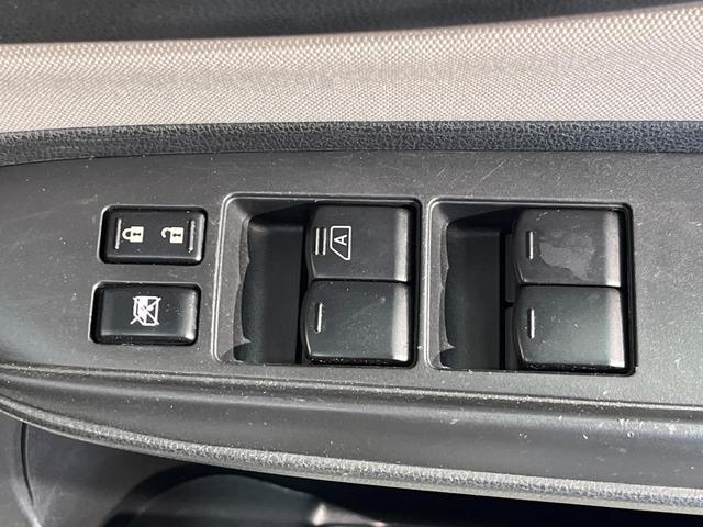 ノート Ｘ　衝突軽減ブレーキ　ＳＤナビ　ＥＴＣ車載器　ドラレコ　アイドリングストップ　インテリジェントキー　エアコン　車線逸脱警報　電動格納ミラー　プライバシーガラス　ブラックインテリア　ワンオーナー　禁煙車（30枚目）