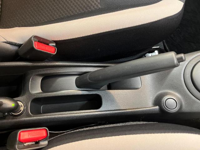 ノート Ｘ　衝突軽減ブレーキ　ＳＤナビ　ＥＴＣ車載器　ドラレコ　アイドリングストップ　インテリジェントキー　エアコン　車線逸脱警報　電動格納ミラー　プライバシーガラス　ブラックインテリア　ワンオーナー　禁煙車（31枚目）